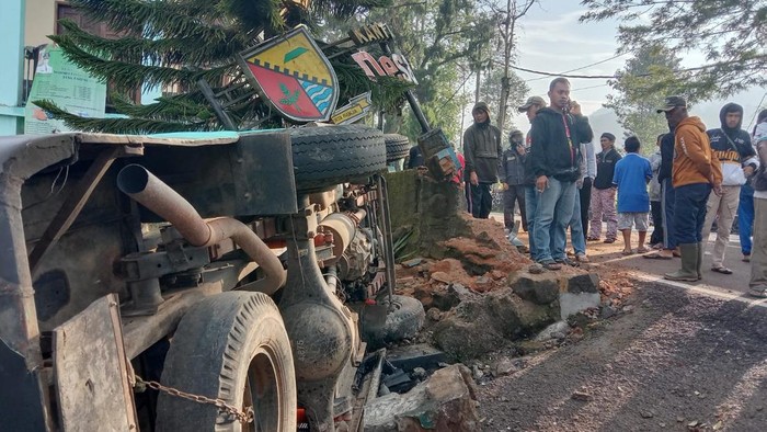 Elf Hilang Kendali di Rancabali, Seorang Pejalan Kaki Tewas Tertabrak