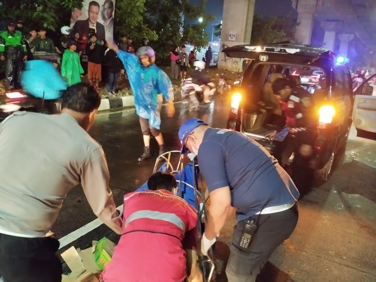 Gagal Nyalip, Pemotor Meninggal Dunia Terlindas Truk di Bogor