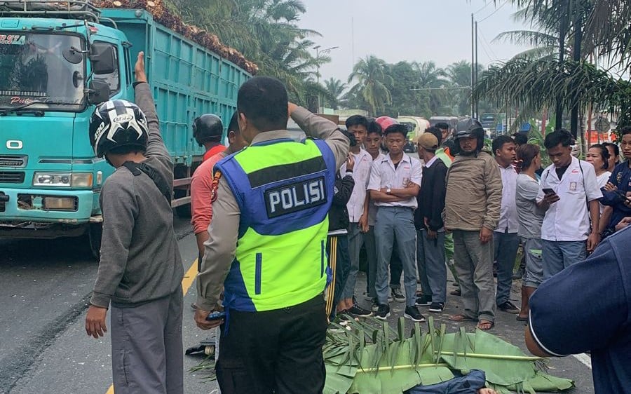 Hendak Berangkat Sekolah, Pelajar di Bengkalis Tewas dalam Kecelakaan Beruntun