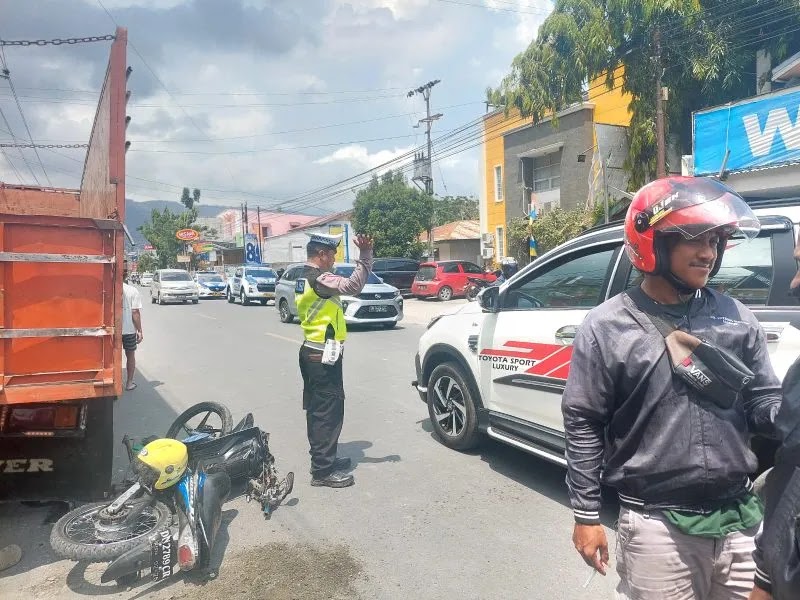 Ibu dan Anak Tewas usai Alami Kecelakaan Maut Motor Vs Truk