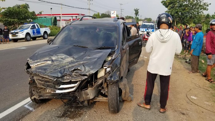 Kecelakaan Maut Xenia Tabrak Truk di Ngawi Tewaskan 3 Orang