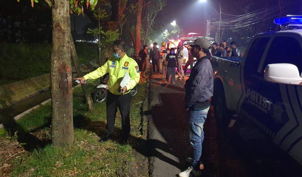 Kecelakaan Tunggal Motor Honda Beat Hantam Pohon di Malang, 1 Orang Tewas