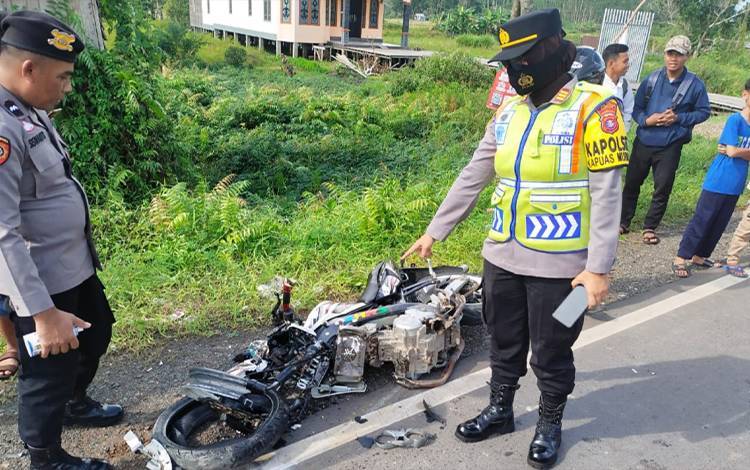 Kecelakaan di Kapuas Yamaha Vixion dengan Dump Truk, Pemotor Tewas
