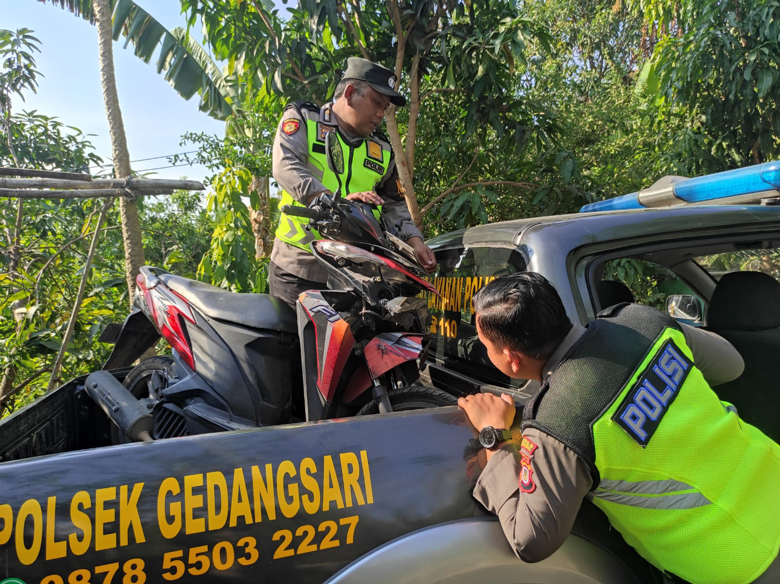 Kecelakaan Tunggal, Pembonceng SPM Vario Jatuh ke Jurang Sedalam 5 Meter