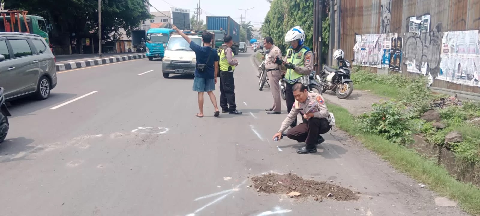 Pengendara Motor Tewas Usai Terlibat Kecelakaan di Jalan Raya Taman Sidoarjo