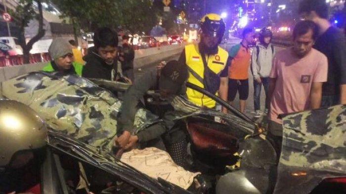 Polisi dan Teman Perempuannya Tewas Kecelakaan di Tol Semanggi, Mobil Hancur Gara-gara Lawan Arah