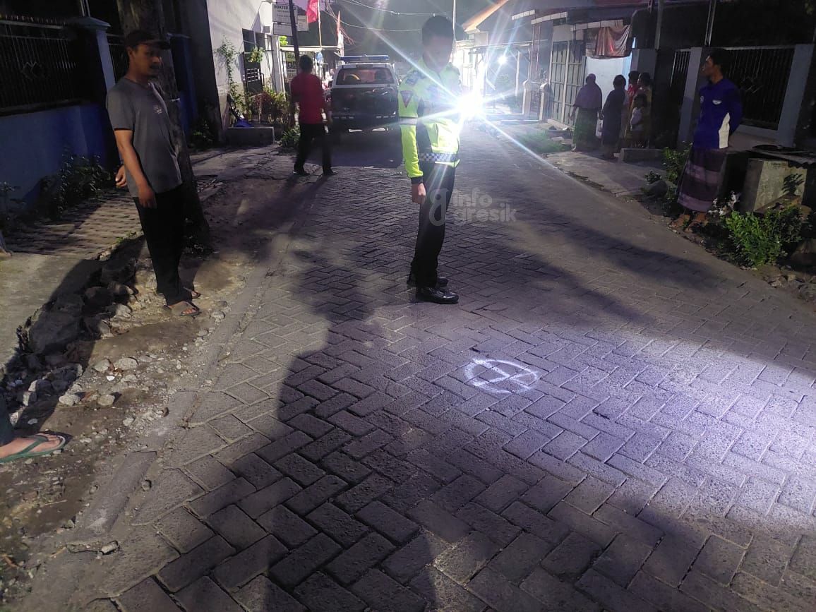 Pulang Bekerja, Pria di Driyorejo Tewas Tertabrak Mobil di Jalan Kampung