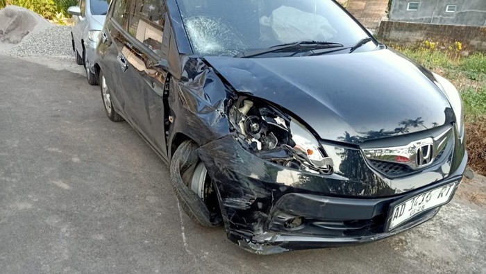 Tabrakan Adu Banteng Mobil Vs Motor di Jakal Sleman, Pemotor Tewas