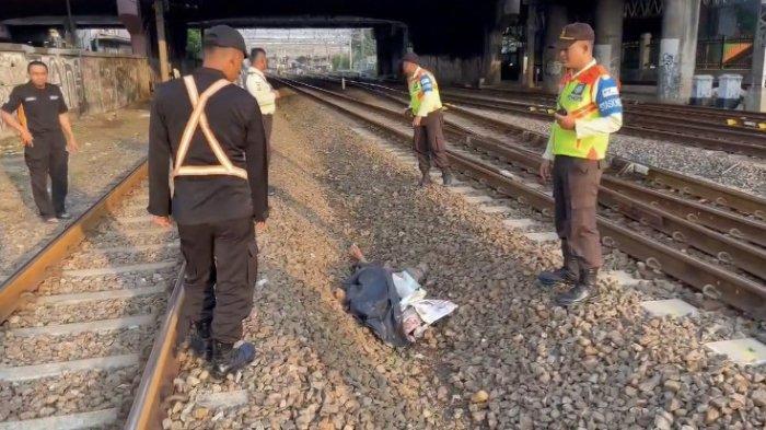 Hendak Potong Jalur Lewati Rel, Pria Tak Dikenal Justru Tewas Tertabrak Kereta Commuter Line