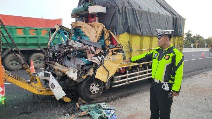 Kecelakaan Maut di Tol Cipali, Pengemudi Colt Diesel Meninggal di Tempat